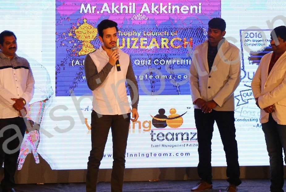 showkase (2) akhil akkeneni